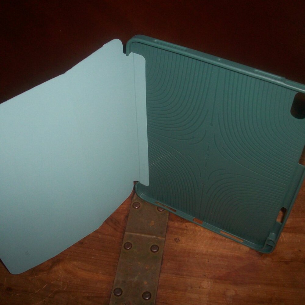 ESR iPad Case with Trifold Magnetic Stand -Forest Green Drop Guard Protection